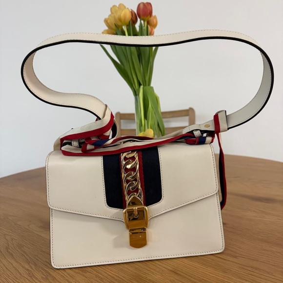 Gucci Handbag - Picture 2 of 6